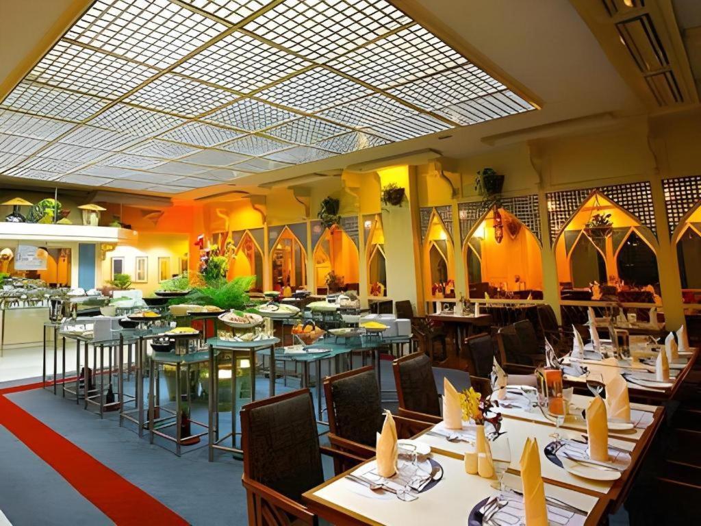 Hotel Ruposhi Bangla Dacca Exterior foto